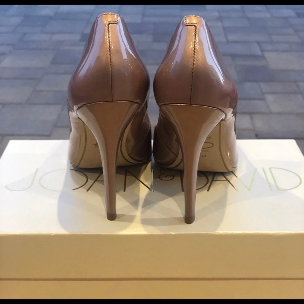 JOAN&DAVID HIGH HEELS. Size 8. - Picture 2 of 4